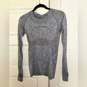 Lulu Lemon Gray Swifty Long Sleeve - Gray - Size 6